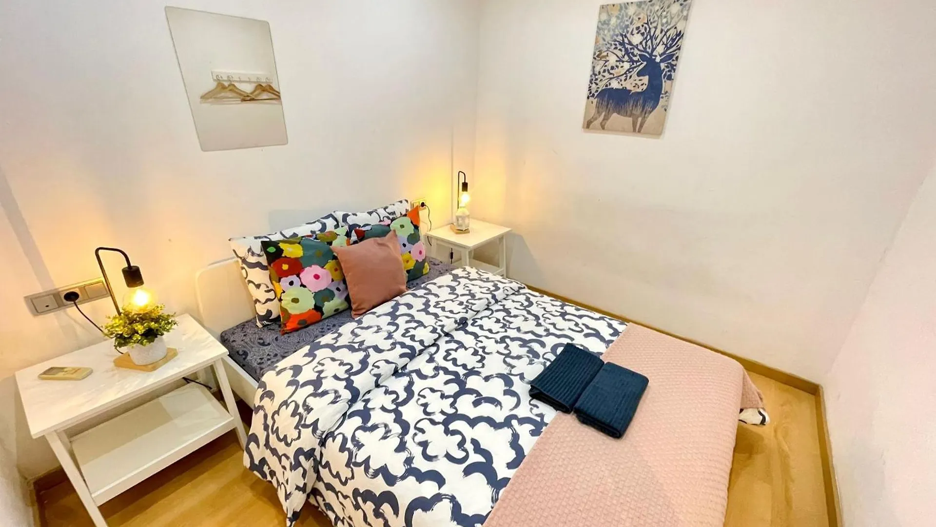 Girona II Hostel Barcelona Spain