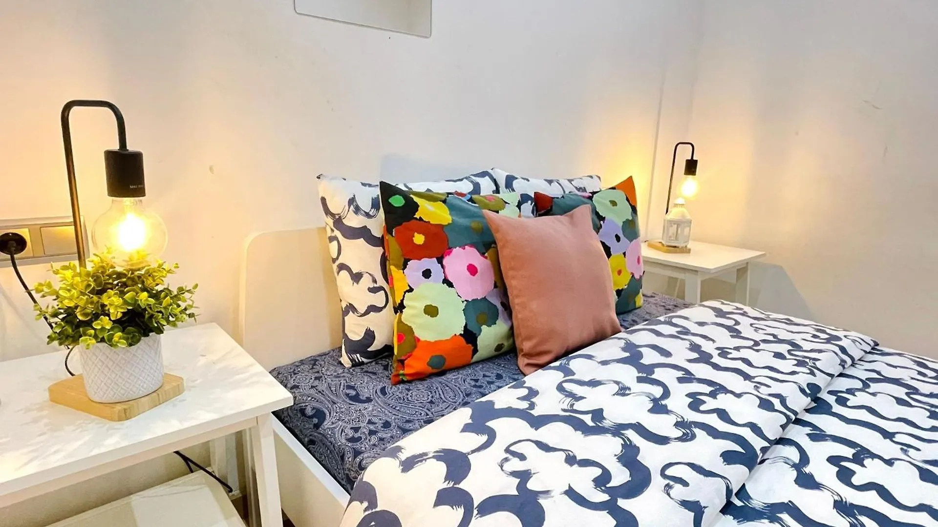 Girona II Hostel Barcelona