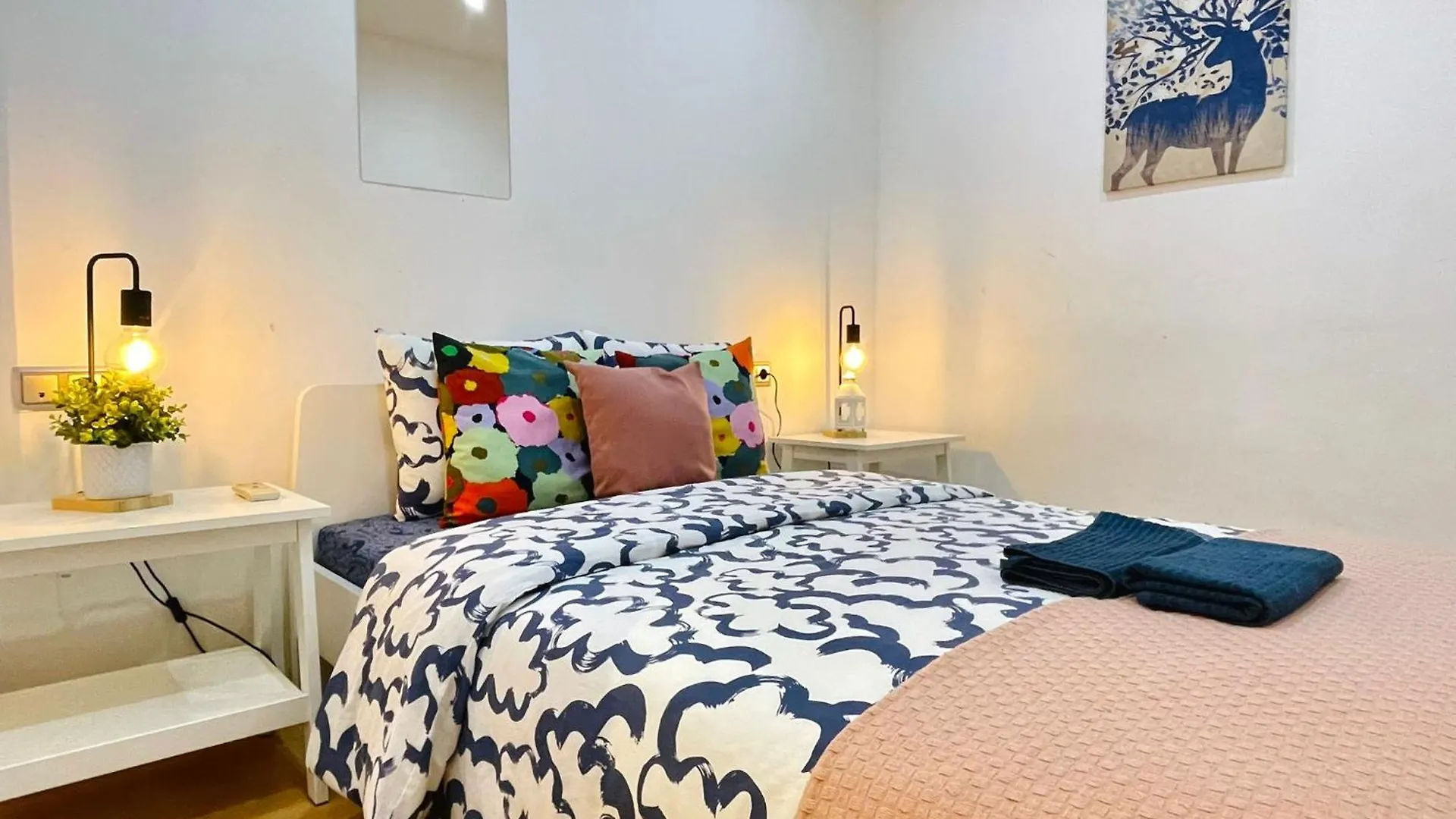 Girona II Hostel Barcelona