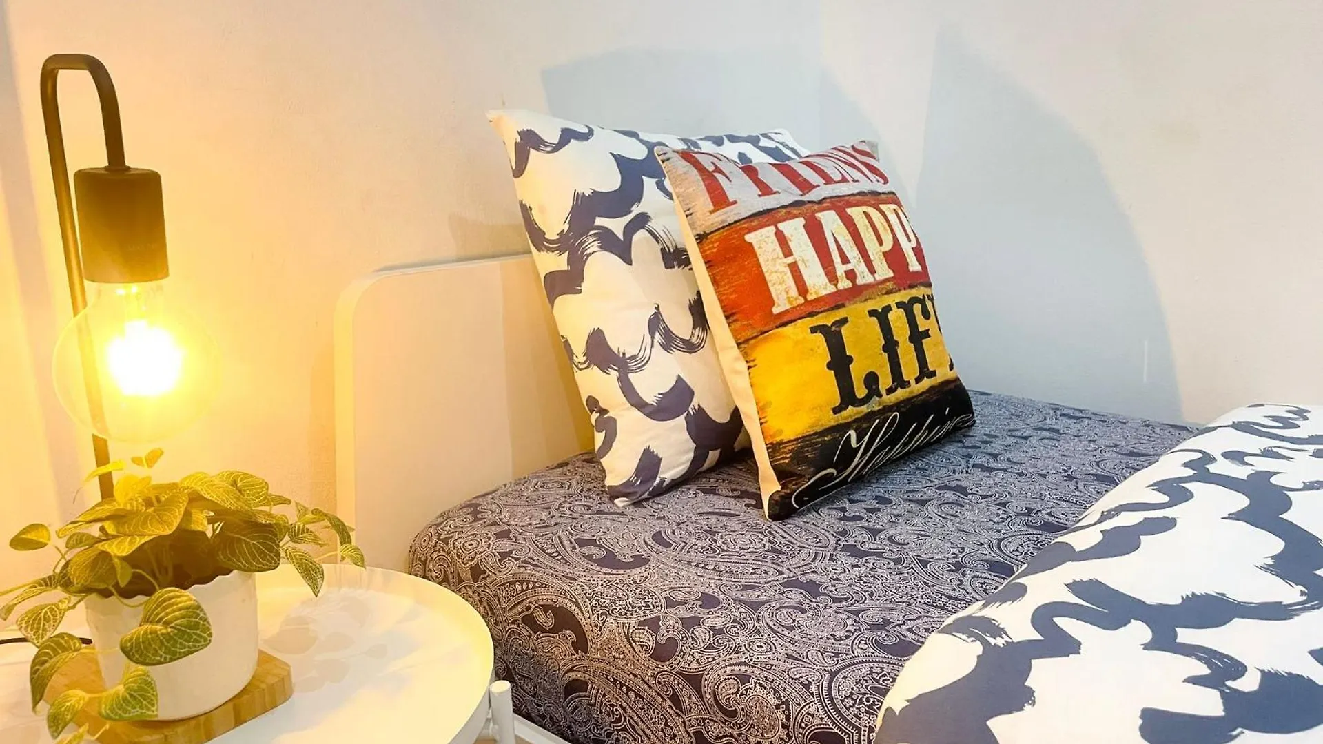 Girona II Hostel Barcelona